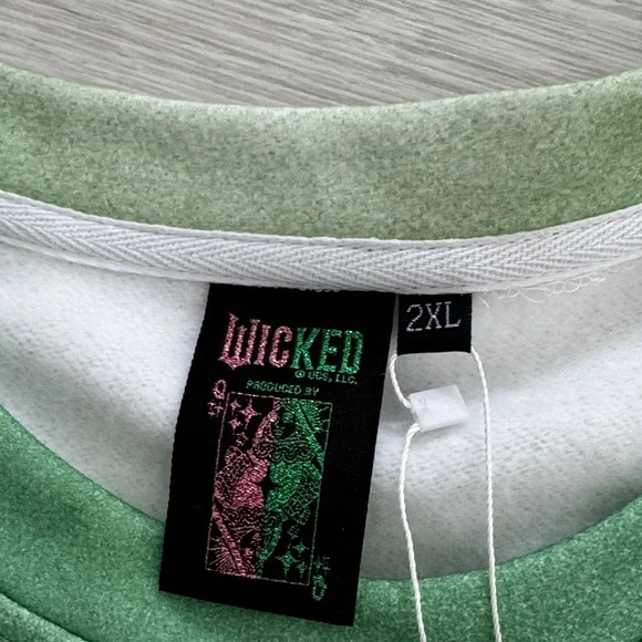 NWT QUEEN OF SPARKLES licensed defy gravity sweatshirt size XXL - Picture 4 of 5